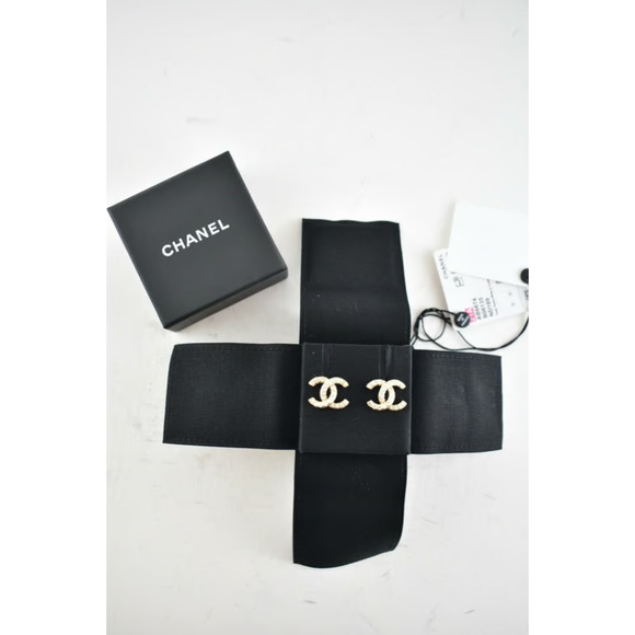 Chanel 21A Gold Pearl White Strass Crystal CC Logo Drop Statement Stud Earrings - Picture 2 of 11